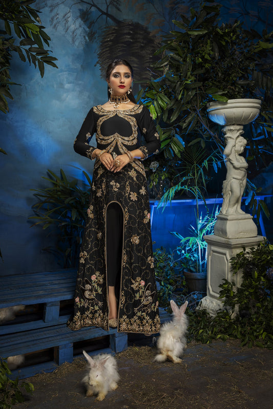 SI Couture by Shoaib Ismail – Embrace Majestic Elegance