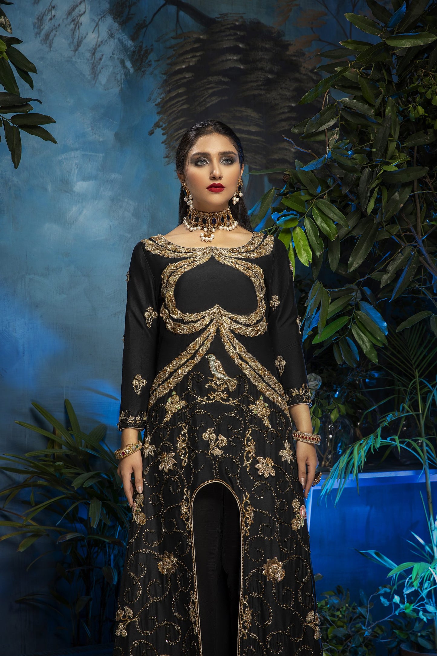 SI Couture by Shoaib Ismail – Embrace Majestic Elegance