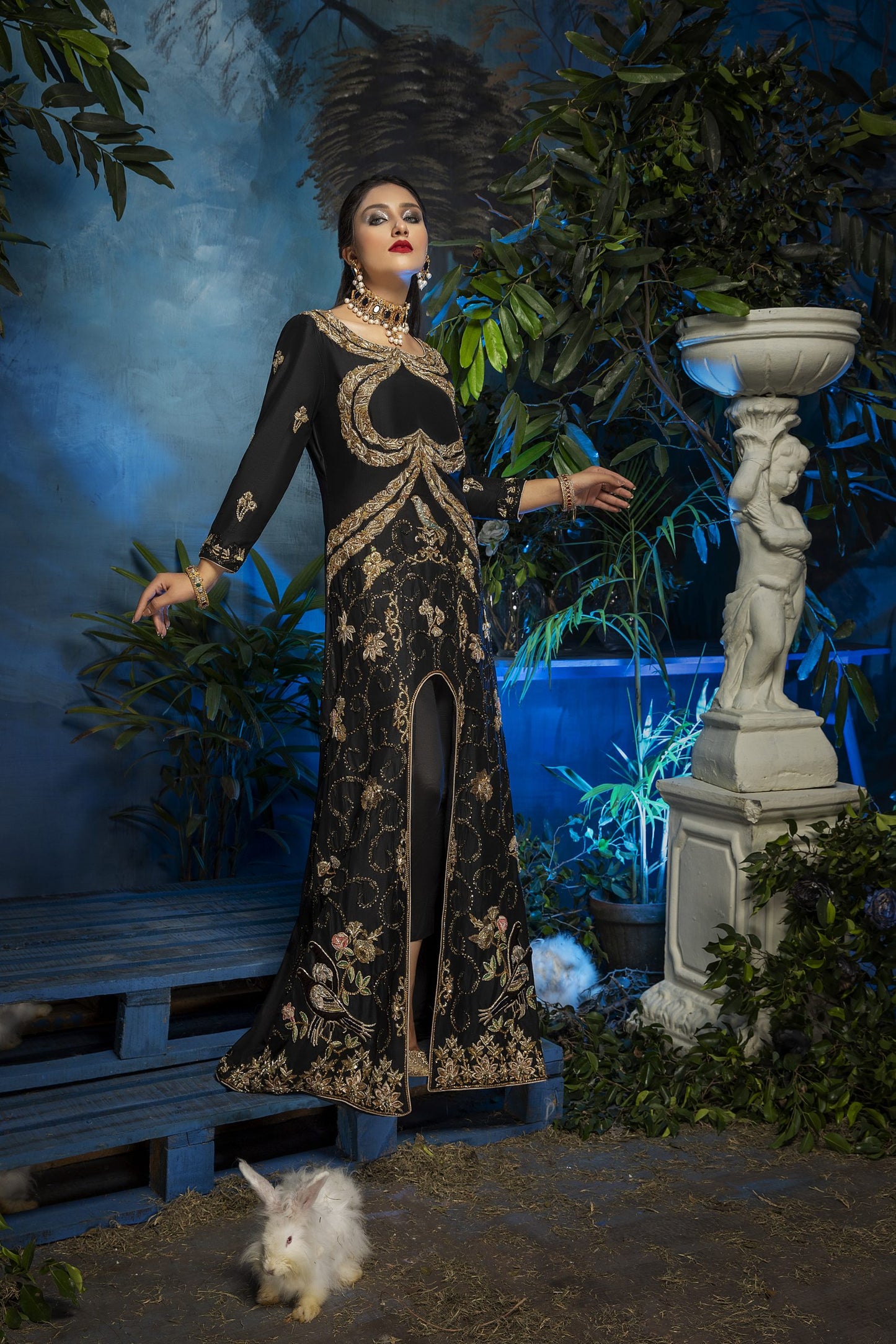 SI Couture by Shoaib Ismail – Embrace Majestic Elegance