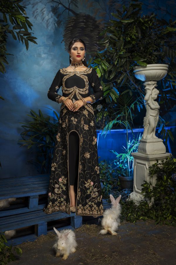 SI Couture by Shoaib Ismail – Embrace Majestic Elegance - Image 4
