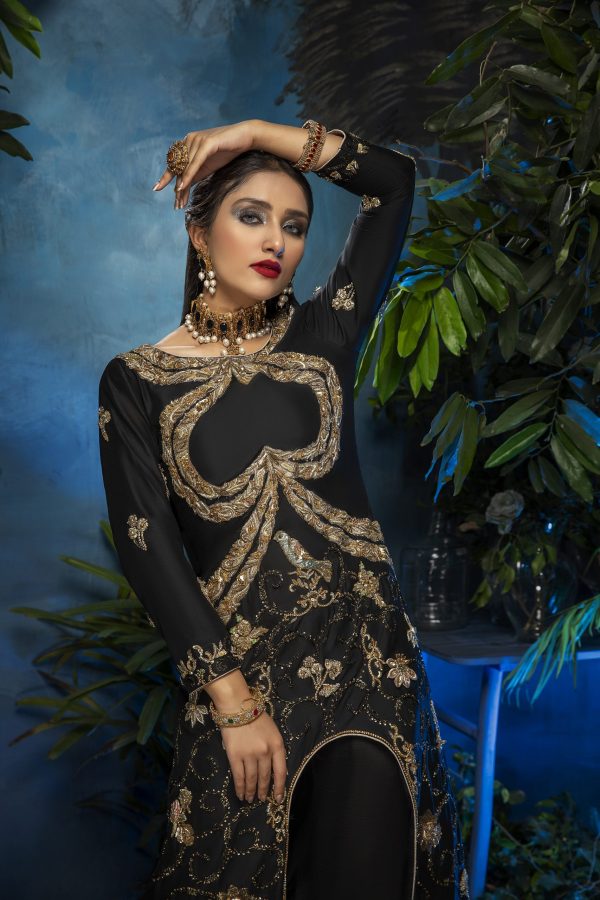 SI Couture by Shoaib Ismail – Embrace Majestic Elegance - Image 8