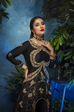 SI Couture by Shoaib Ismail – Embrace Majestic Elegance