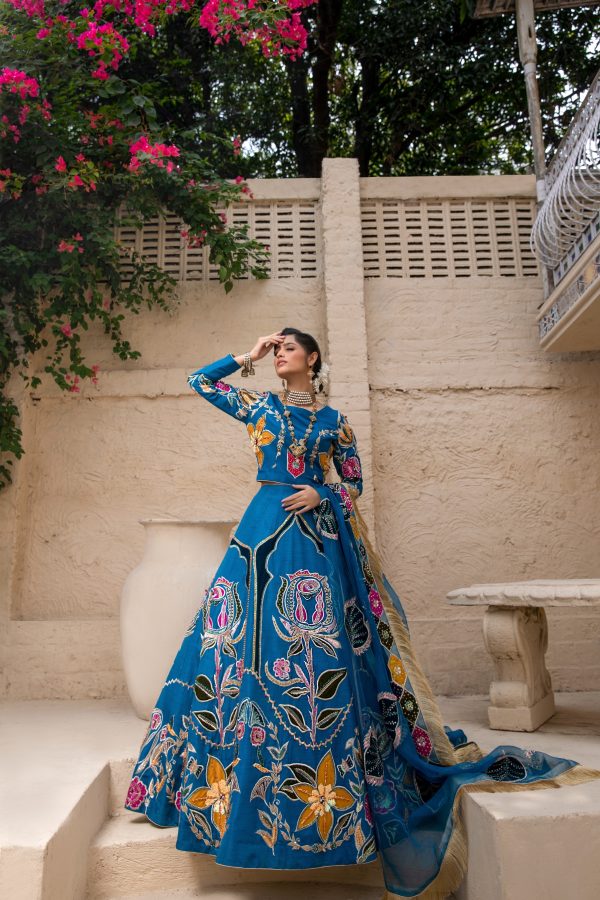 Floral Majesty - Image 6