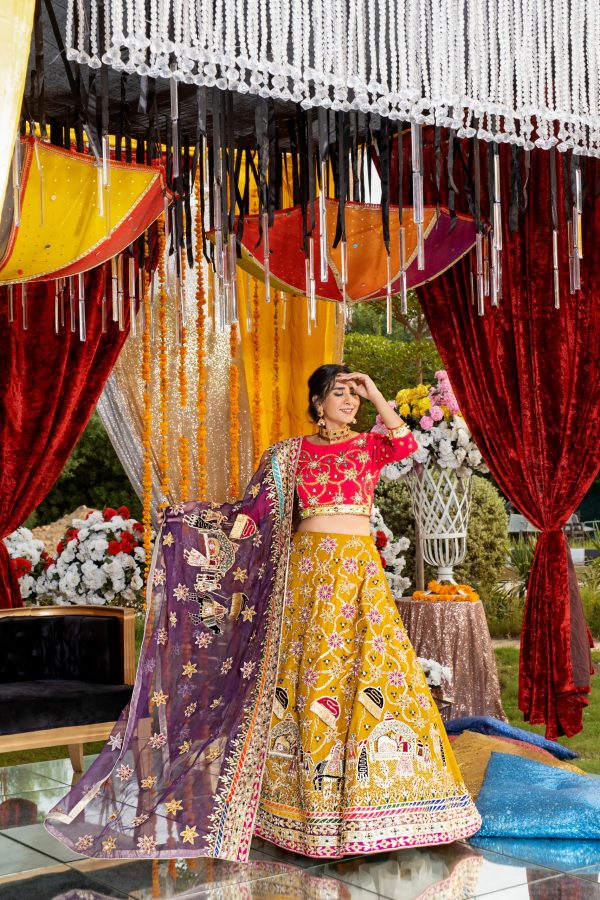 Radiate Festive Elegance - Image 3